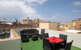 Traditional & Modern Maltese Townhouse - Rooftop Terrace And Sea Views, Close To Birgu Waterfront