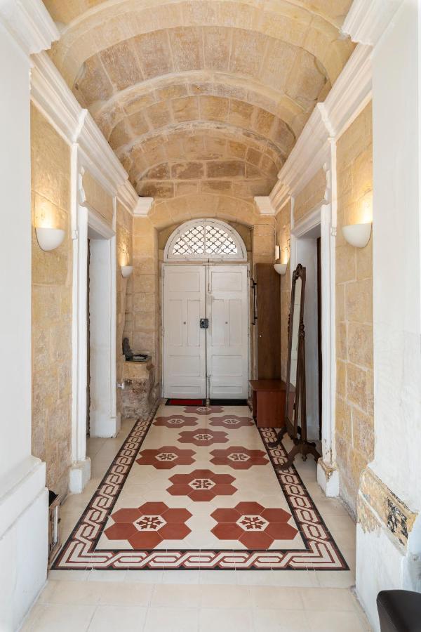 Traditional & Modern Maltese Townhouse - Rooftop Terrace And Sea Views, Close To Birgu Waterfront Cospicua Exterior foto