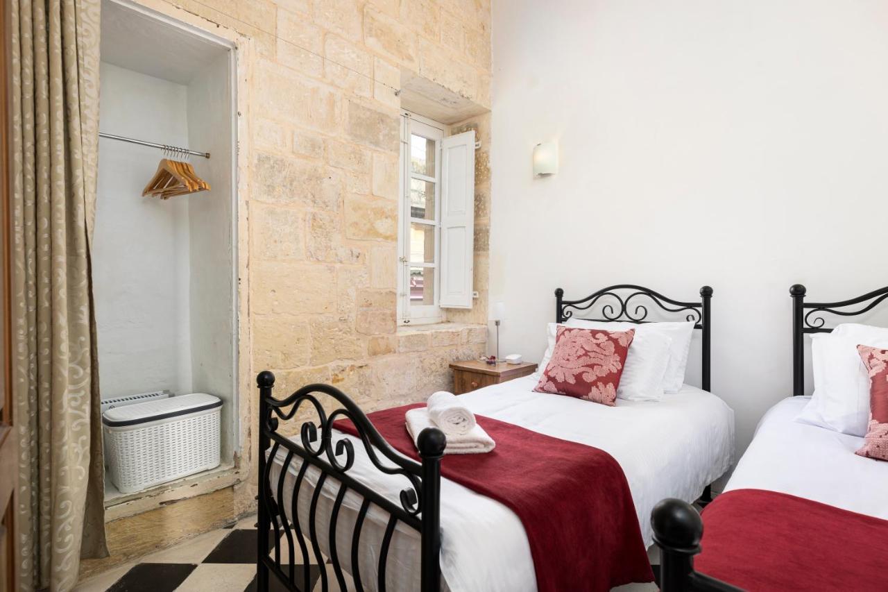 Traditional & Modern Maltese Townhouse - Rooftop Terrace And Sea Views, Close To Birgu Waterfront Cospicua Exterior foto